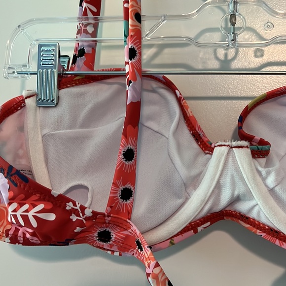 NWOT Underwire swim top and high waisted bottoms - Picture 5 of 9